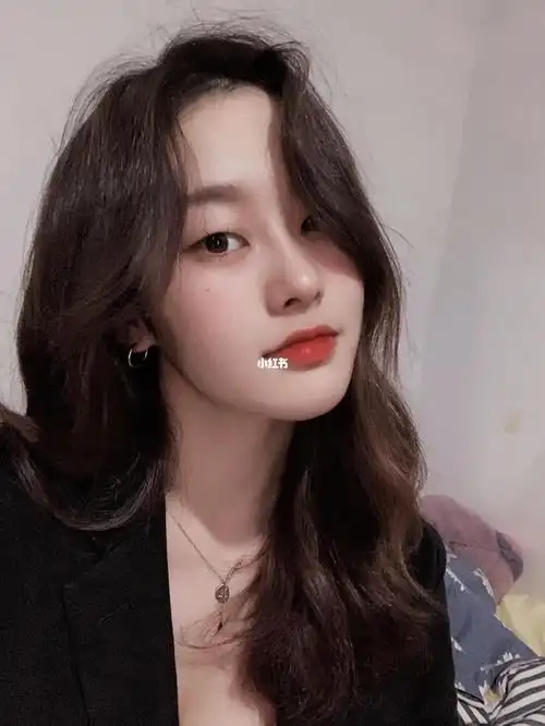 直发好看还是卷发好看