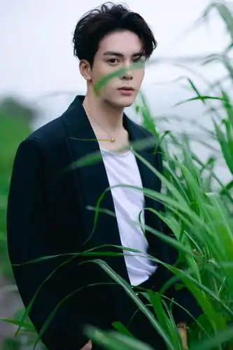 曾舜晞惊喜变身当店长果然男生认真工作的样子都很迷人