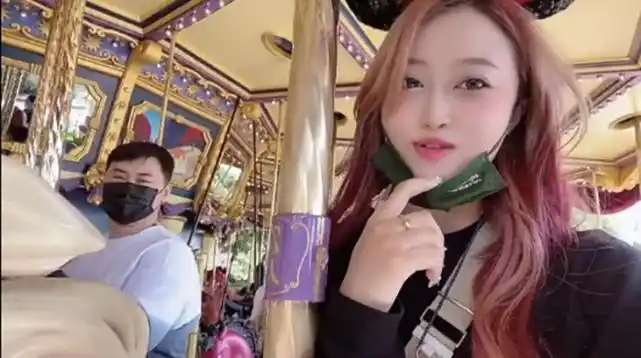 孙侨潞去世79天姐姐绿魔仙首次出镜和妹妹正式告别画面引人泪奔