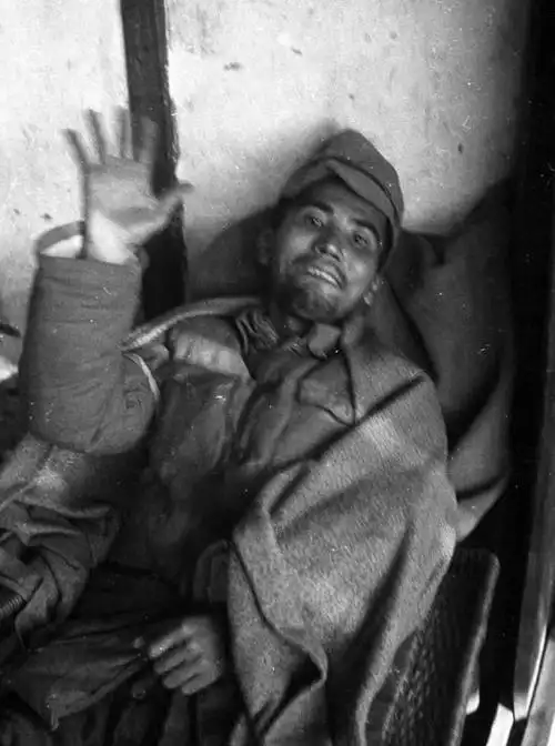 日军战俘老照片还原当时被俘窘相眼里充满不耐烦丑态十足