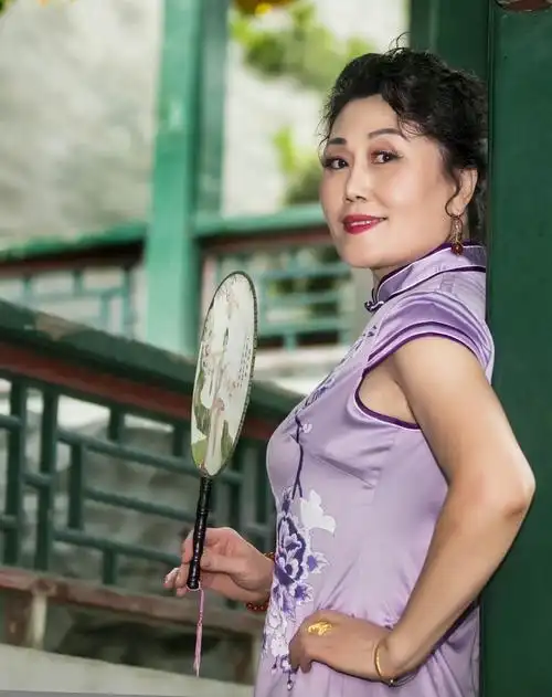 身着旗袍的女人 如诗如歌 - 美篇