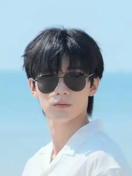 latemon浪特梦眼镜##latemon浪特梦品牌代言人周翊然