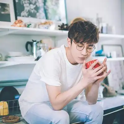 占星星盘解读乔任梁曾经复杂的内心 - 星座屋