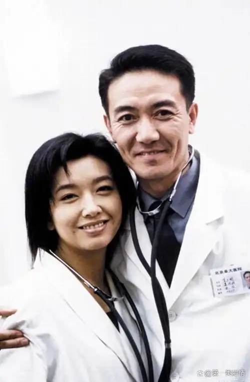 近日,一则关于演员江珊与小男友张博的姐弟恋的消息引起了广大网友的