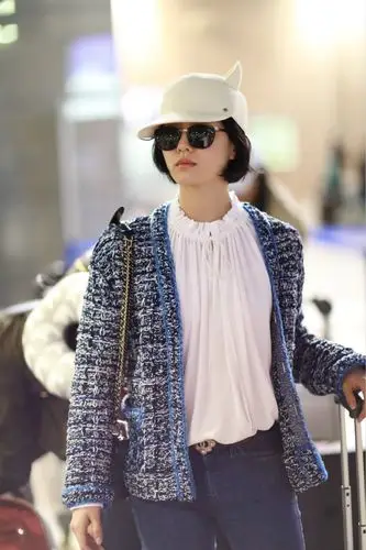 刘诗诗现身上海机场/图片来源:视觉中国