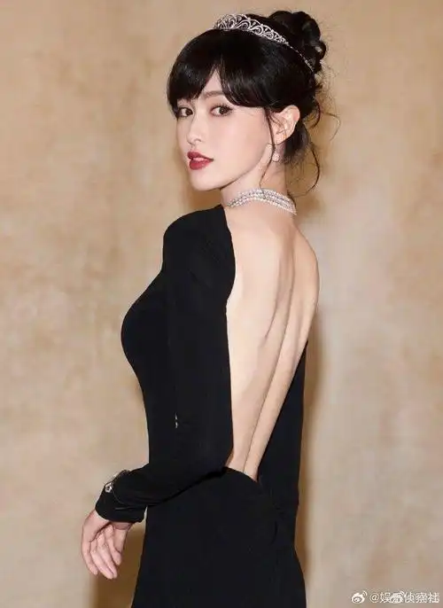 好美的唐嫣骨相质感在线这身材线条好a谁看了不说一句好喜欢