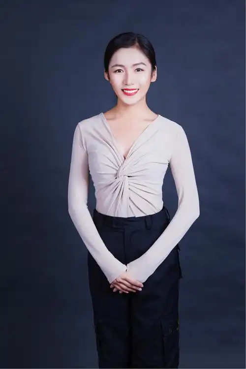 拉丁舞教师:方琦