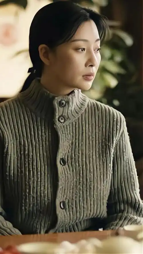 殷桃演员中的女富豪多辆豪车轮流开如今41岁活得潇洒