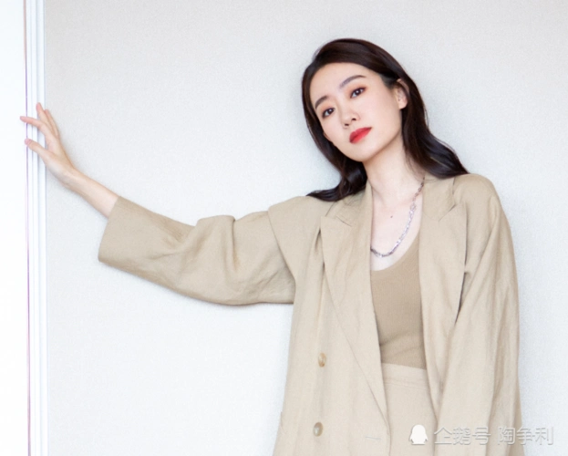 性感女演员张小斐全国粉丝后援会正式解散网友深感遗憾