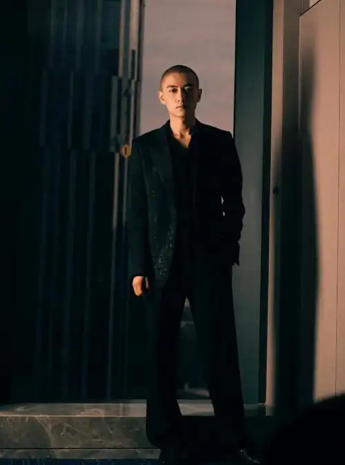 中的角色准备,该剧开机时,陈晓工作室通过微博正式宣布了这一消息,并