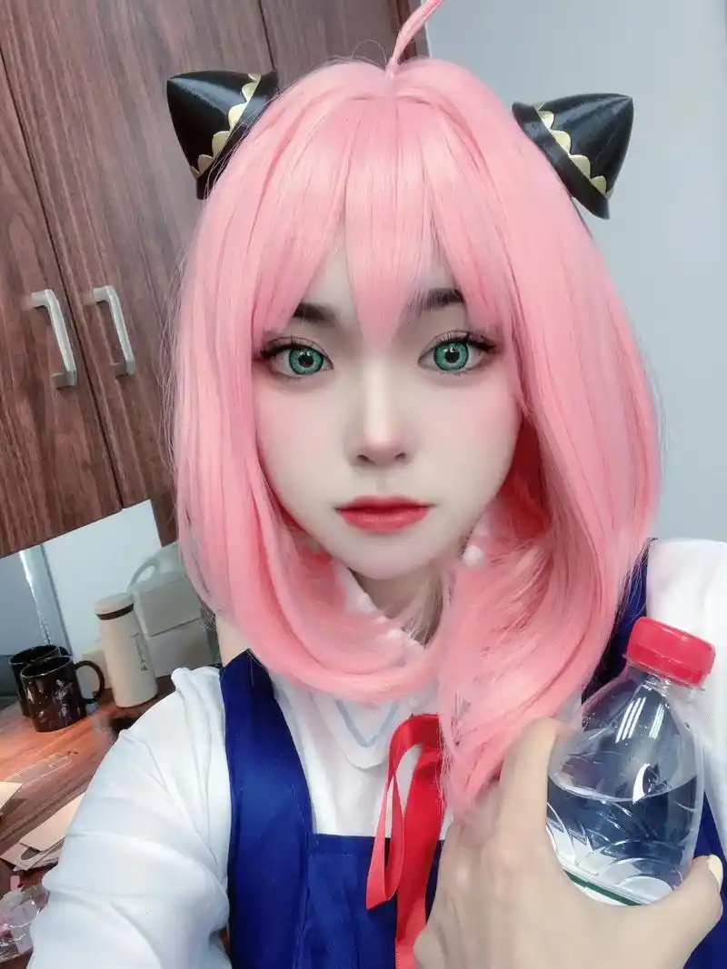 瓦库 瓦库～ #阿尼亚 #cos #二次元 #间谍过家家 - 抖音