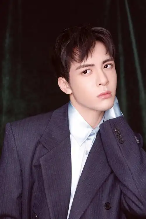 演员曾舜晞荣获年度活力之星敬畏表演感恩观众