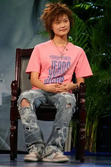 点击此处查看全部娱乐图片   晨报讯(记者陈馨) 昨天是"2006超女"