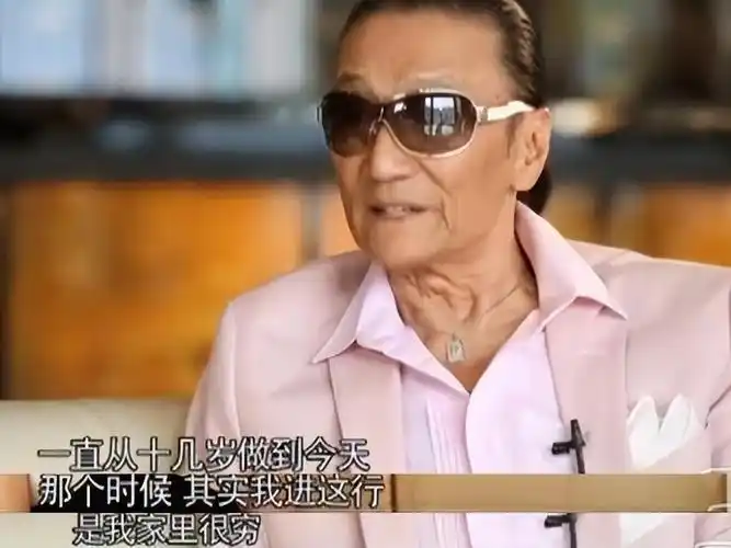 回顾谢贤:年近70岁时与20岁少女相恋,两千万分手费是否符合规律