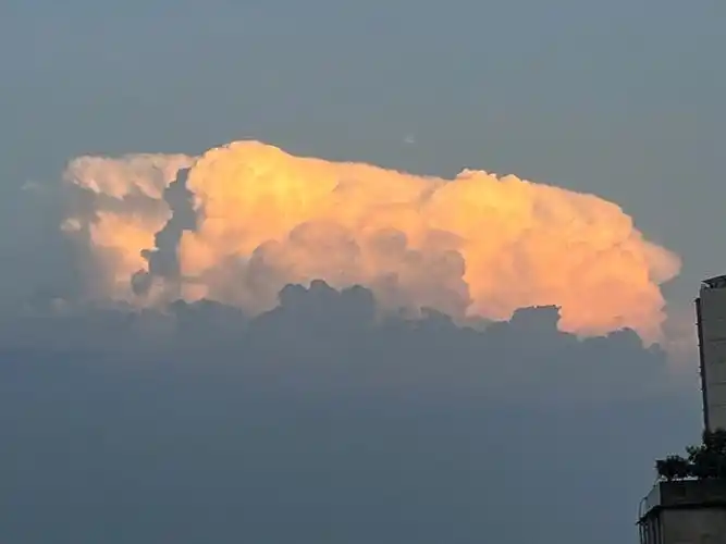 今天的云朵真好看