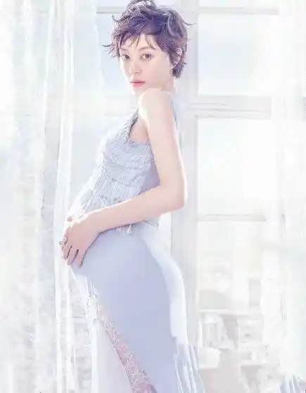 真羡慕摄影师明星老婆孕照这么放得开