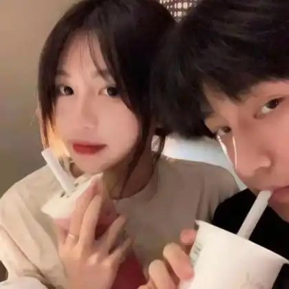 真人情侣头像超甜独一无二 高清独一无二的头像真人情侣微信图片_情侣
