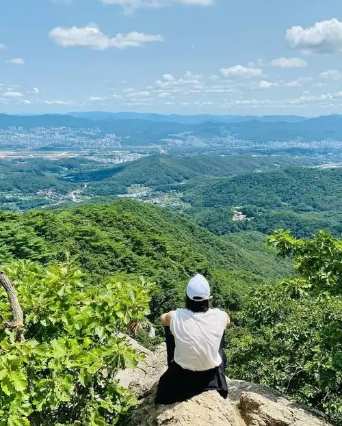 池昌旭登山照##池昌旭解除隔离后首次露面