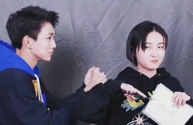 年下不叫姐心思有点野#荣梓杉张子枫我竟然有些磕到了甚至还觉得有