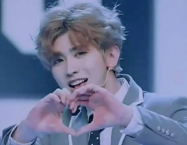 颜值赛鹿晗,宠粉堪比张艺兴,练习生里最火的要数蔡徐坤