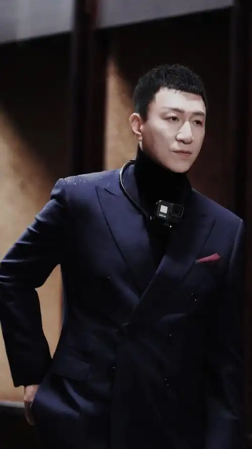 孙红雷宁静十指紧扣