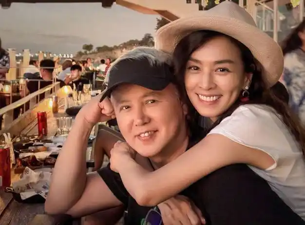 54岁张庭彻底翻身,又开始在国内"巡演",23亿资产已被解封|林瑞阳_网易