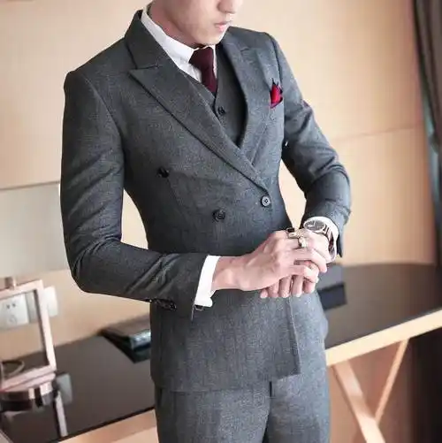 穿西装一定要打领带吗?