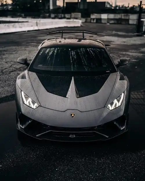 兰博基尼改装后变得挺霸气的