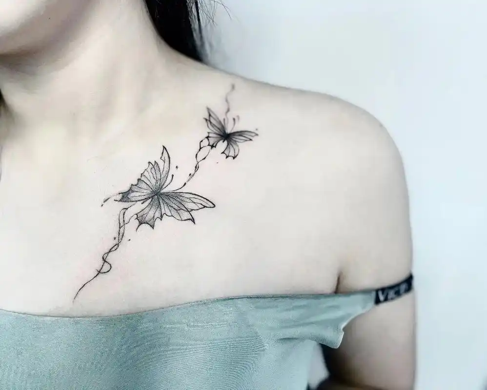 锁骨蝴蝶纹身 翩翩起舞的美丽03 象征重生也象征着美好爱情