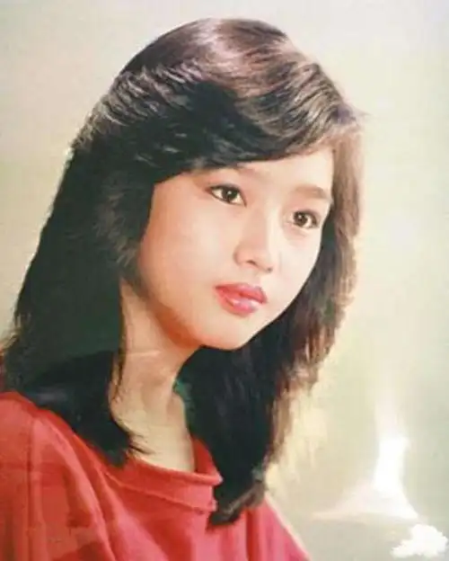 老婆朱丽倩朱丽倩嫁刘德华后受了多少委屈刘德华的老婆朱丽倩个人资料