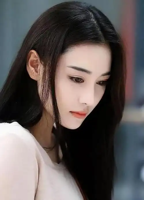 张馨予军妻满脸针灸照片曝光引发网友热议讲解中医针灸治疗