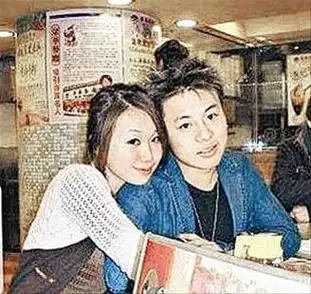 图为:rebecca与霍启仁合影