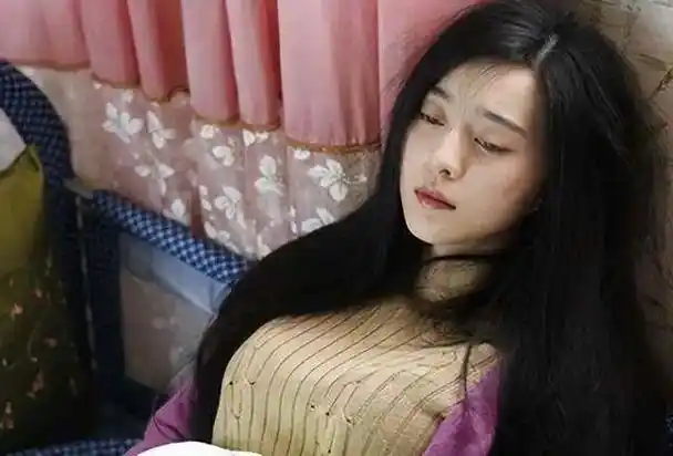 娱乐圈敢真空的女星,刘亦菲大胆,舒淇全裸,倪妮性感,周冬雨很尴尬?