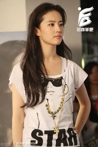 美需要沉静也许曾经沉寂两年是对的刘亦菲近照新图
