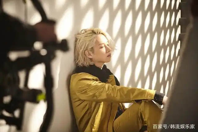 金希澈公开与momo恋情后心境:"对粉丝感到非常内疚"