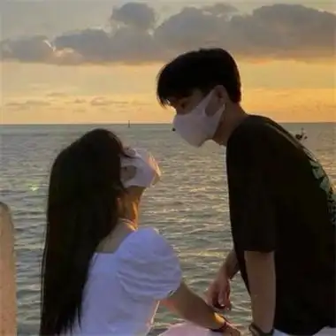 由美头网整理发布,情侣头像频道提供更多与甜蜜,唯美,双人,情侣,相关