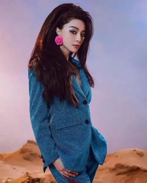 范冰冰戴墨镜的自拍生活照(范冰冰晒自拍照与粉丝互动)(9)