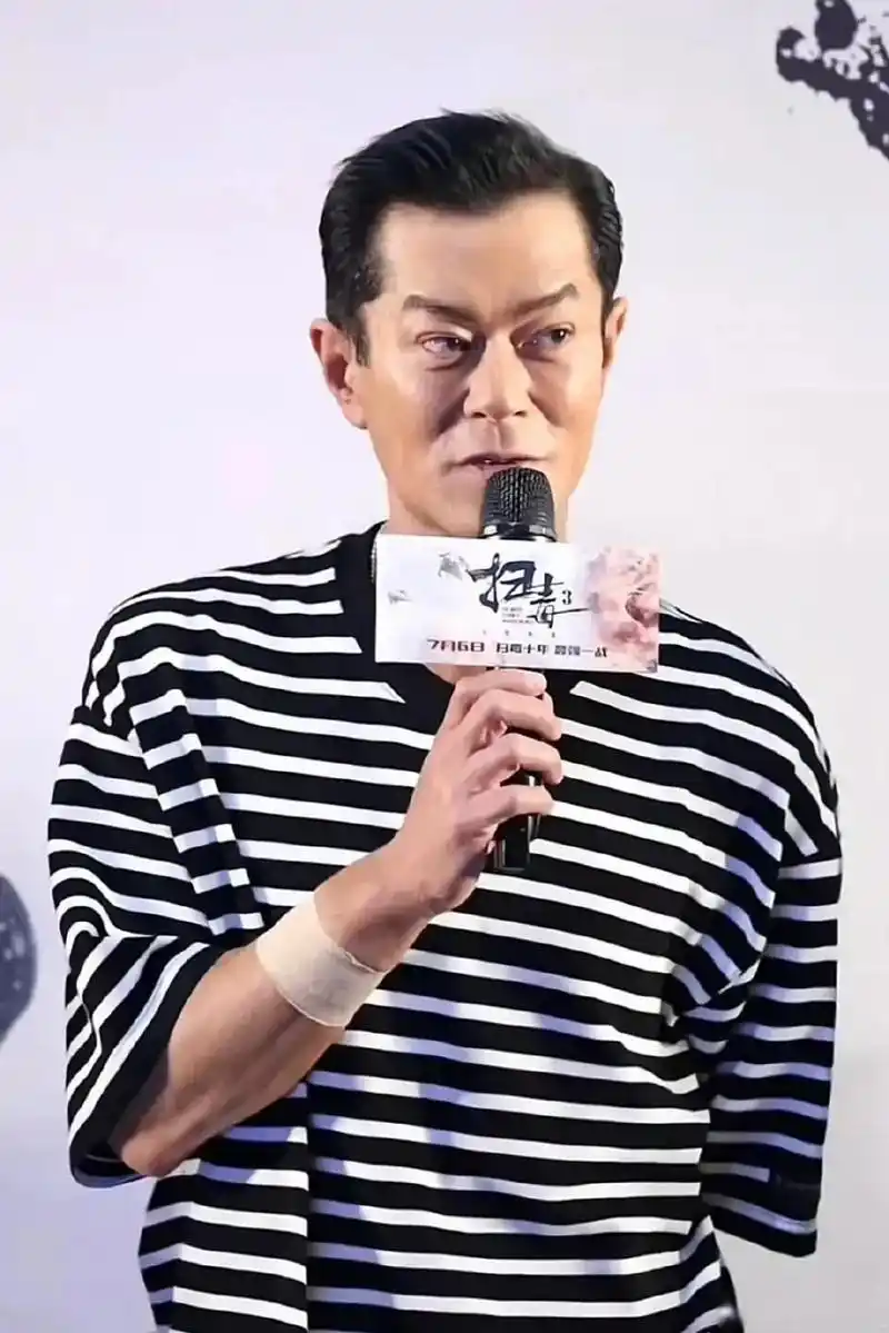 真不敢相信这两张图都是古天乐,不能说是神颜残了,这从一开始就称不上