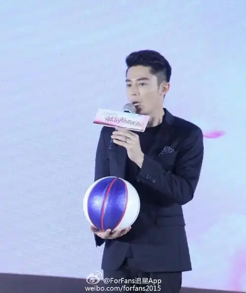 电影28岁未成年奇幻巧克力拍卖会#霍建华#说自己以前想当一名运动员