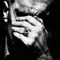 成熟沧桑霸气男人背影头像