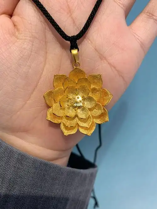 黄金莲花吊坠16.79g
