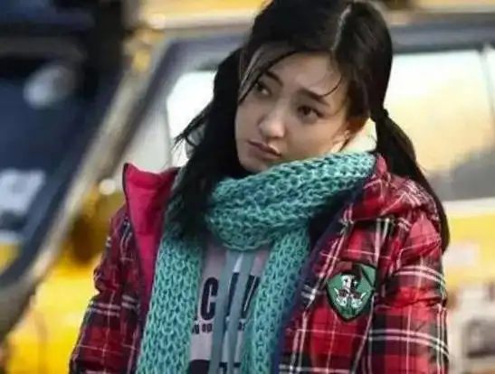 事实证明,"隐婚"的王丽坤,在"反噬"自己的路上越走越