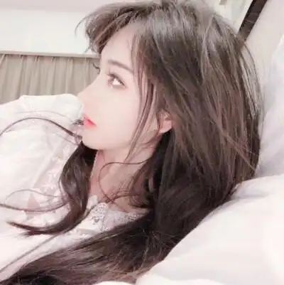 女生头像半身照侧脸