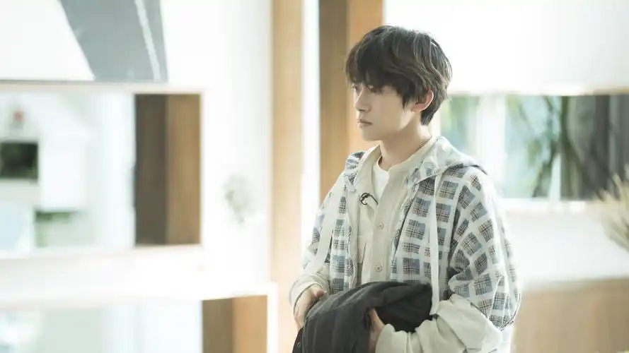 易烊千玺 卷发 清爽 帅气 桌面壁纸壁纸壁纸图片下载电脑版下载手机版