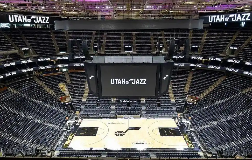 犹他爵士队主场馆威英特智能家居球馆位于犹他州盐湖城中心地带,是nba