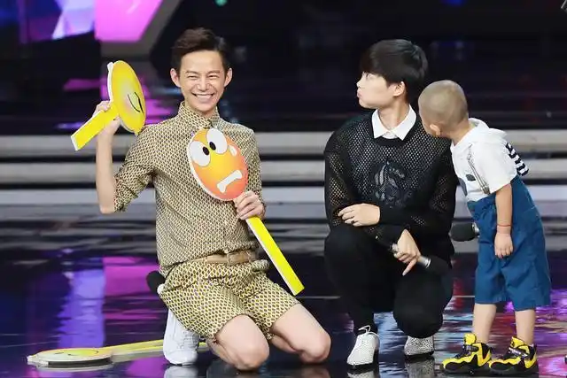 2014年8月20日,湖南长沙,李宇春亮相《快乐大本营》节目录制.