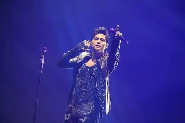 冲上热搜!周杰伦被嘲"吃相难看"?