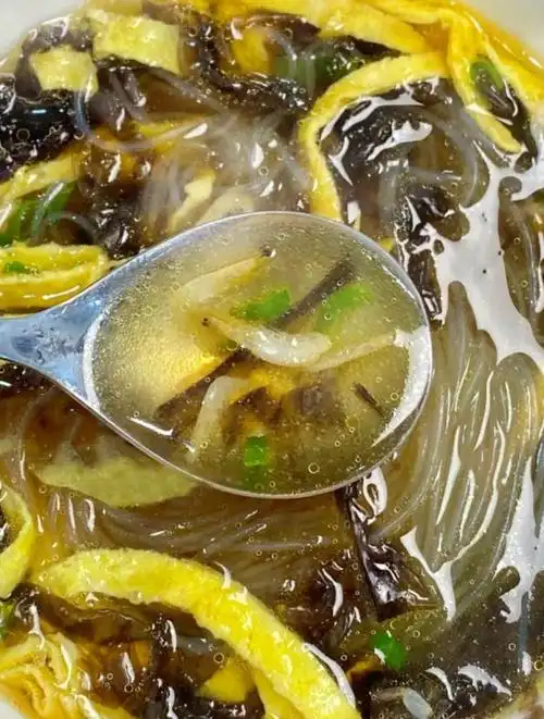 津津有味的冬日暖汤——紫菜虾米粉丝汤