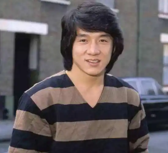 第一次剪短发险些丧命,干爹立下两条规矩,成龙一生不剪短发