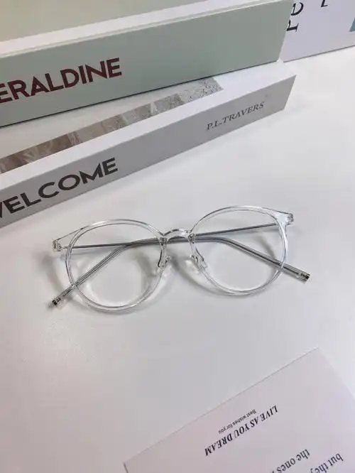 适合所有脸型的高颜值透明色眼镜框子